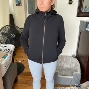 Lululemon Zip Up Hoodie Black - Size 6